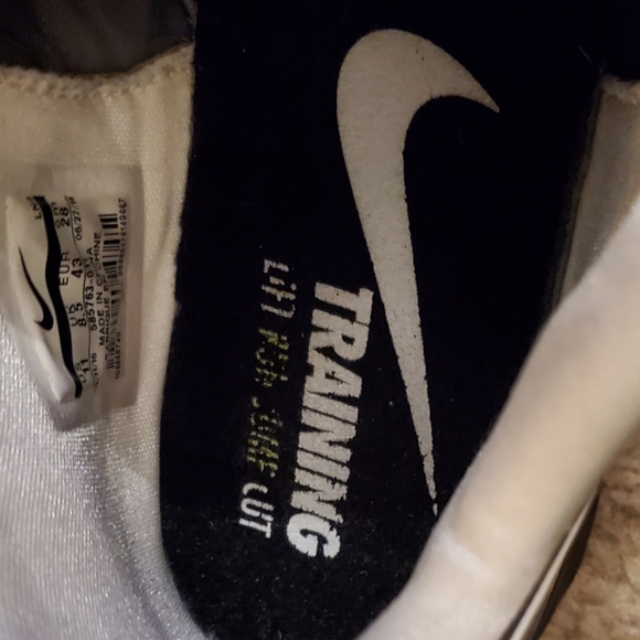 Ladies Tennis Shoes - Picture 7 of 7